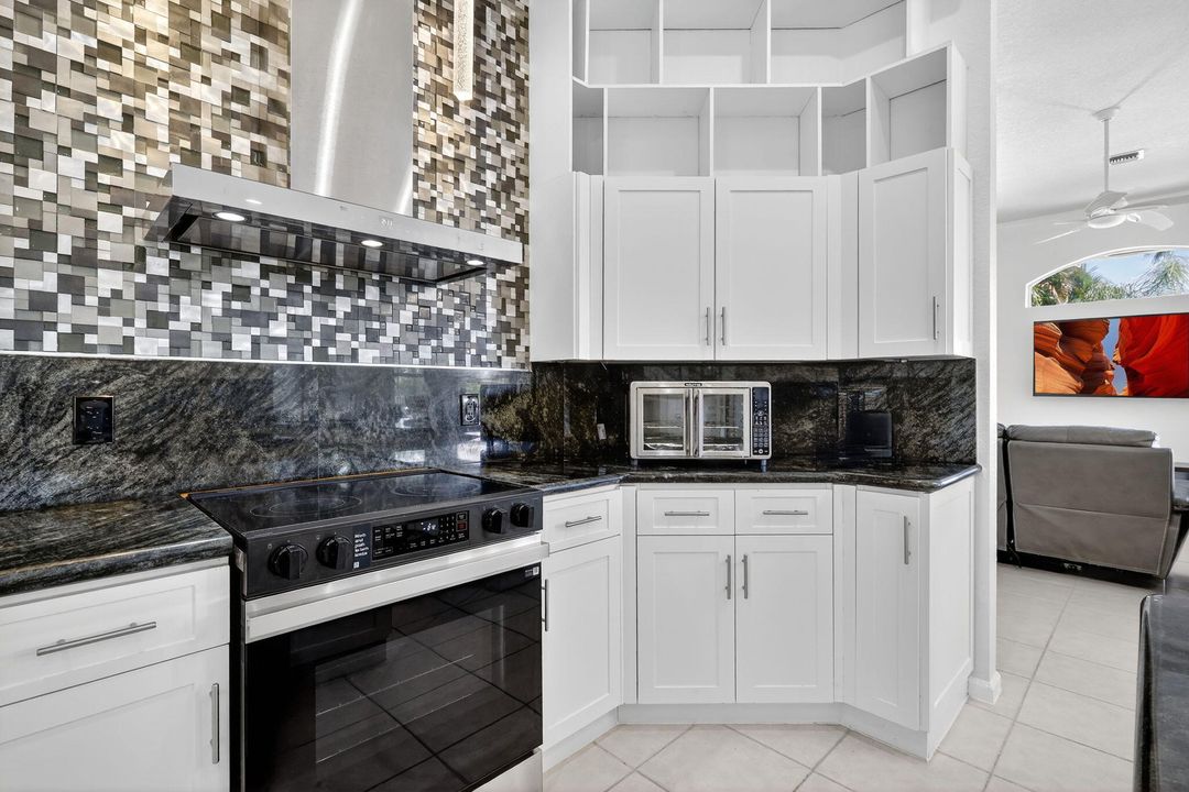 Active With Contract: $779,000 (4 beds, 3 baths, 2470 Square Feet)