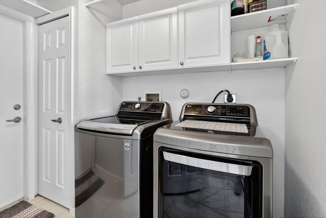 Active With Contract: $779,000 (4 beds, 3 baths, 2470 Square Feet)