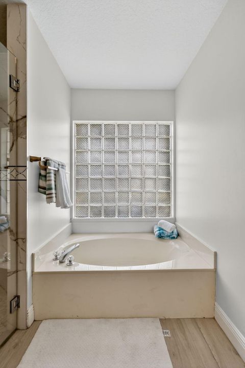 Active With Contract: $779,000 (4 beds, 3 baths, 2470 Square Feet)