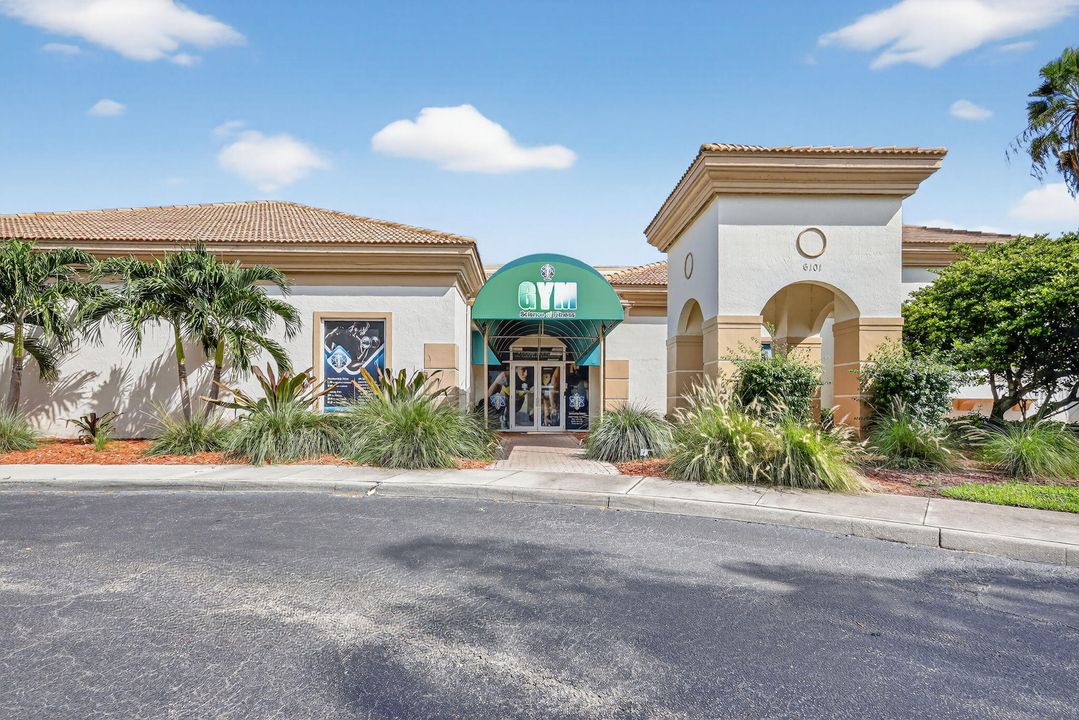 Active With Contract: $779,000 (4 beds, 3 baths, 2470 Square Feet)