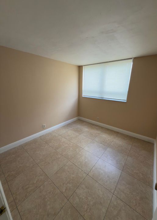 出租: $2,000 (2 贝兹, 2 浴室, 1030 平方英尺)