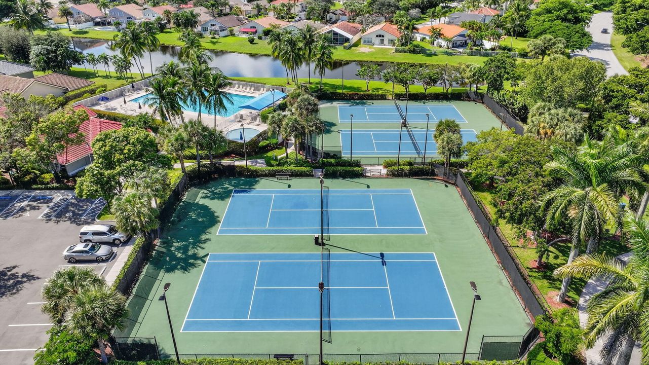 Active With Contract: $779,000 (4 beds, 3 baths, 2470 Square Feet)