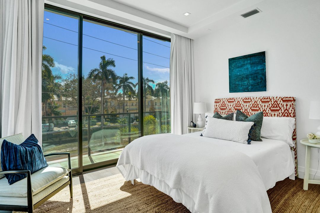 For Sale: $2,549,000 (3 beds, 3 baths, 1978 Square Feet)