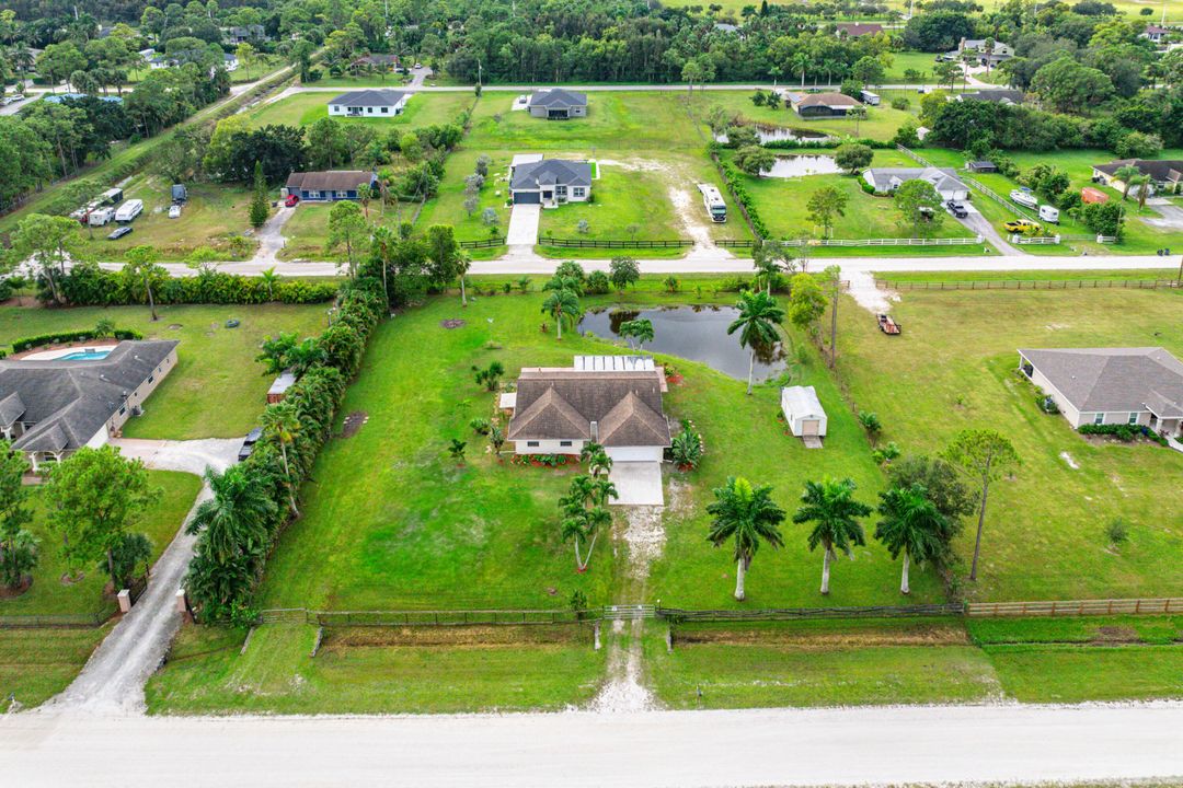 合同活跃: $599,000 (3 贝兹, 2 浴室, 1610 平方英尺)