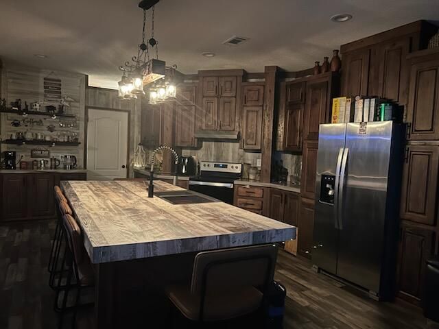 На продажу: $295,900 (3 спален, 2 ванн, 1661 Квадратных фут)