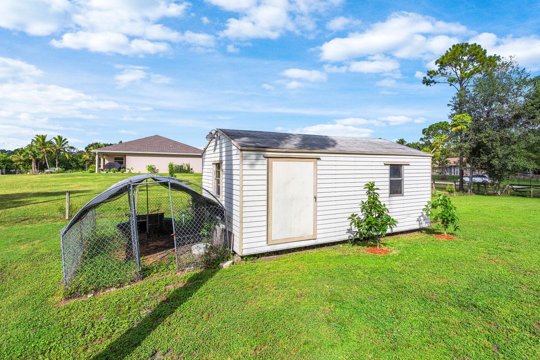 合同活跃: $599,000 (3 贝兹, 2 浴室, 1610 平方英尺)