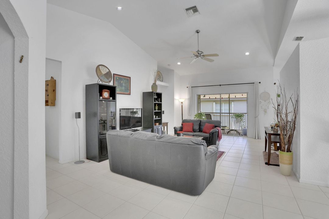 En Venta: $325,000 (3 camas, 2 baños, 1523 Pies cuadrados)