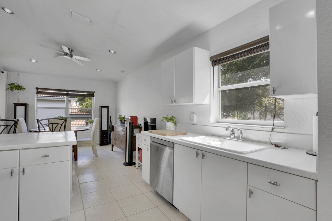 En Venta: $325,000 (3 camas, 2 baños, 1523 Pies cuadrados)