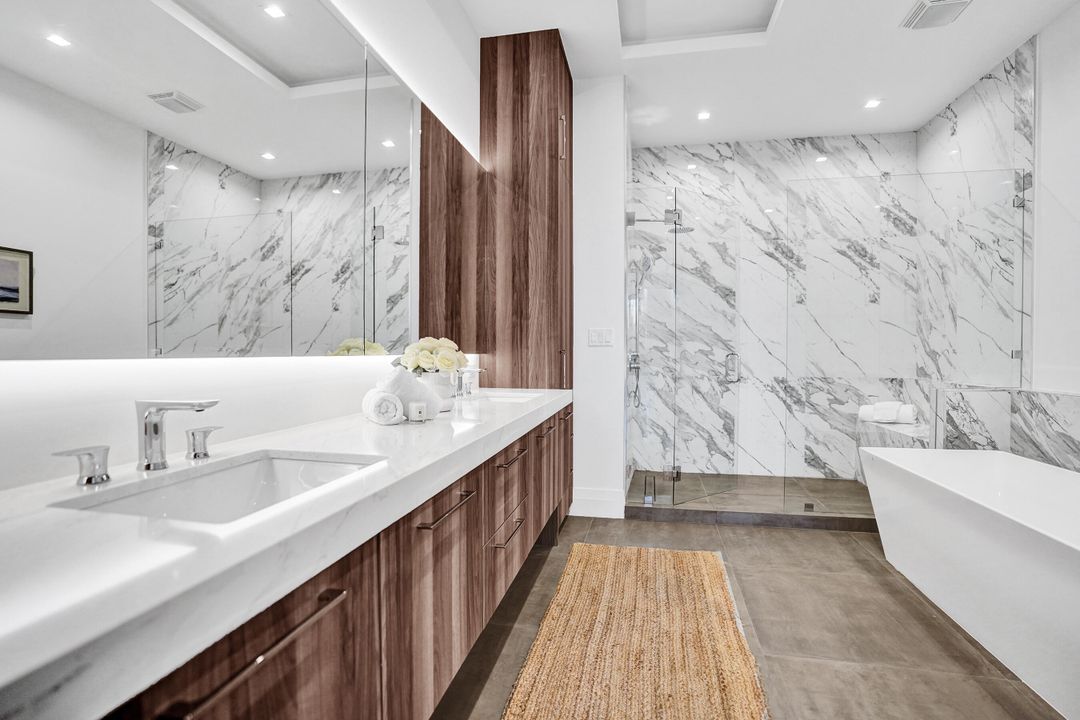 For Sale: $2,549,000 (3 beds, 3 baths, 1978 Square Feet)