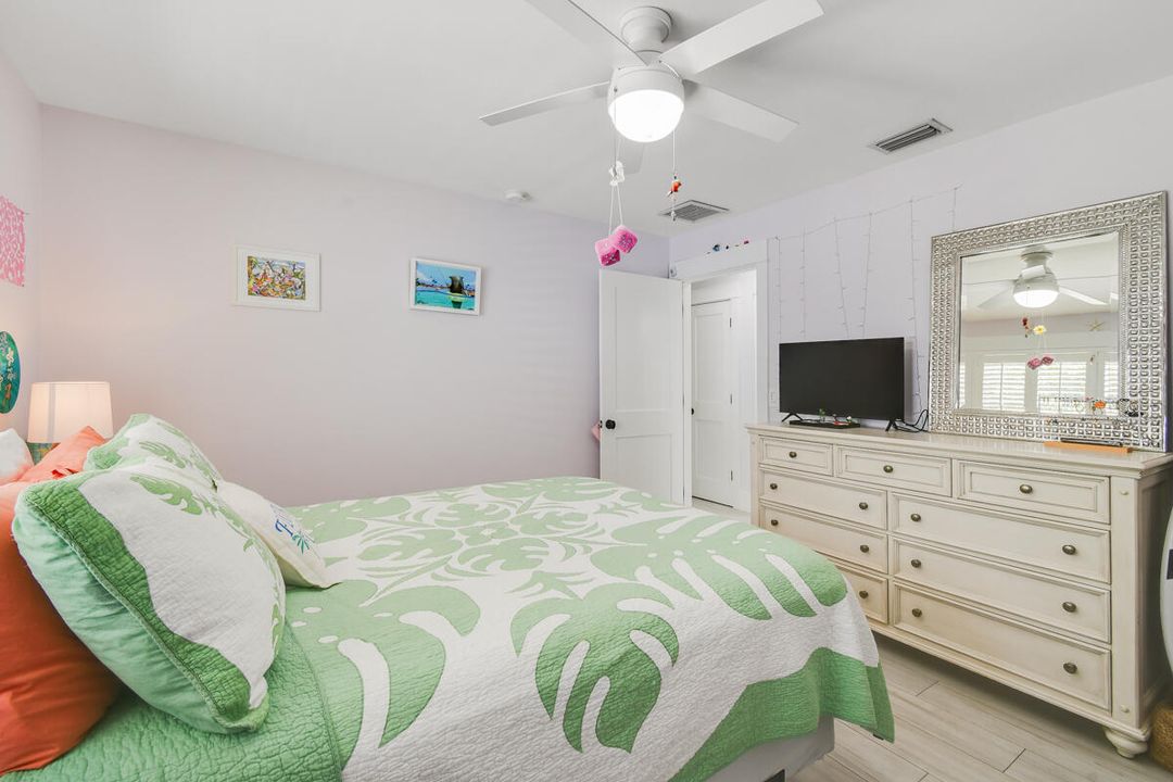 待售: $1,649,000 (4 贝兹, 2 浴室, 2289 平方英尺)