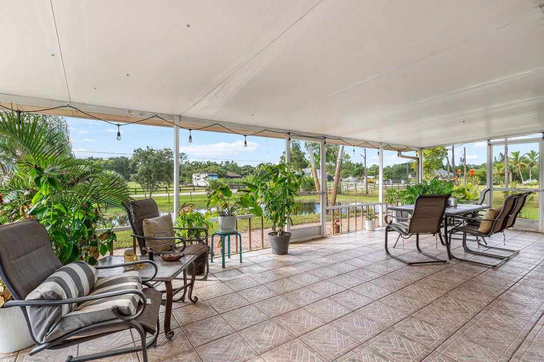 合同活跃: $599,000 (3 贝兹, 2 浴室, 1610 平方英尺)