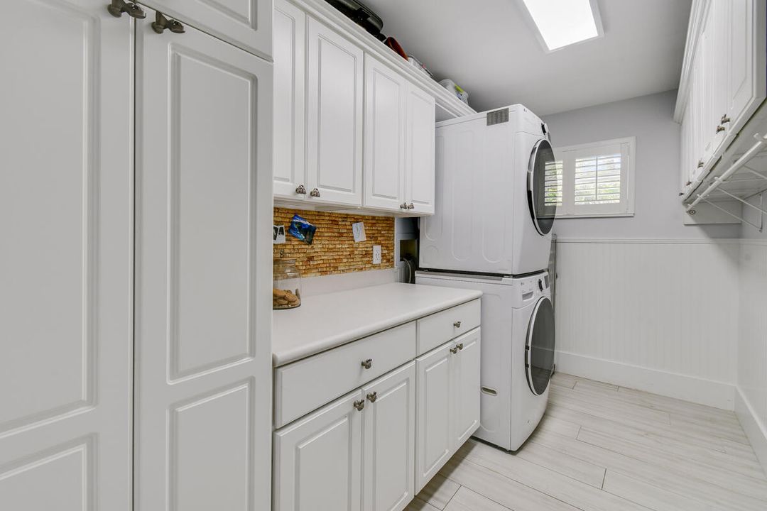 待售: $1,649,000 (4 贝兹, 2 浴室, 2289 平方英尺)