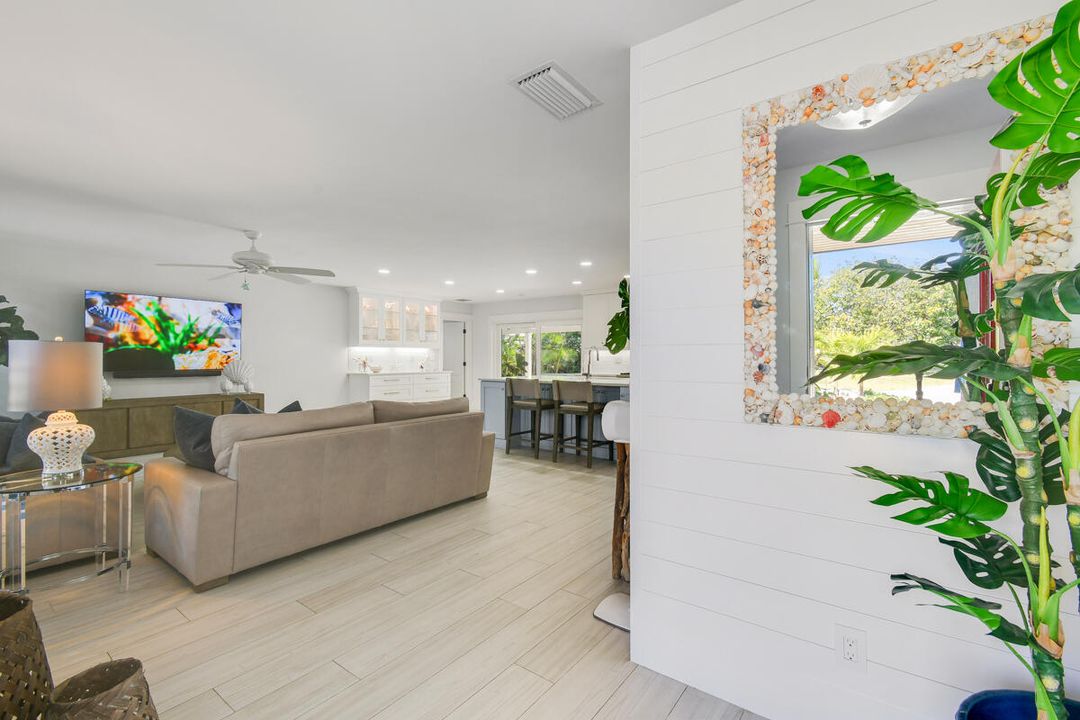 待售: $1,649,000 (4 贝兹, 2 浴室, 2289 平方英尺)