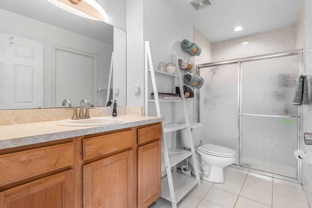 合同活跃: $599,000 (3 贝兹, 2 浴室, 1610 平方英尺)