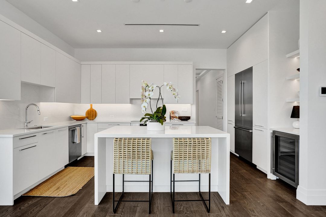 For Sale: $2,549,000 (3 beds, 3 baths, 1978 Square Feet)