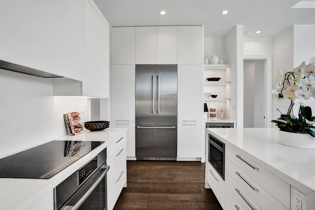 For Sale: $2,549,000 (3 beds, 3 baths, 1978 Square Feet)