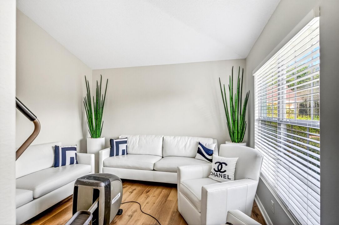 Active With Contract: $2,500 (3 beds, 2 baths, 2115 Square Feet)