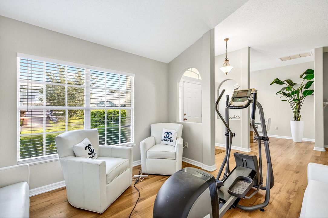 Active With Contract: $2,500 (3 beds, 2 baths, 2115 Square Feet)