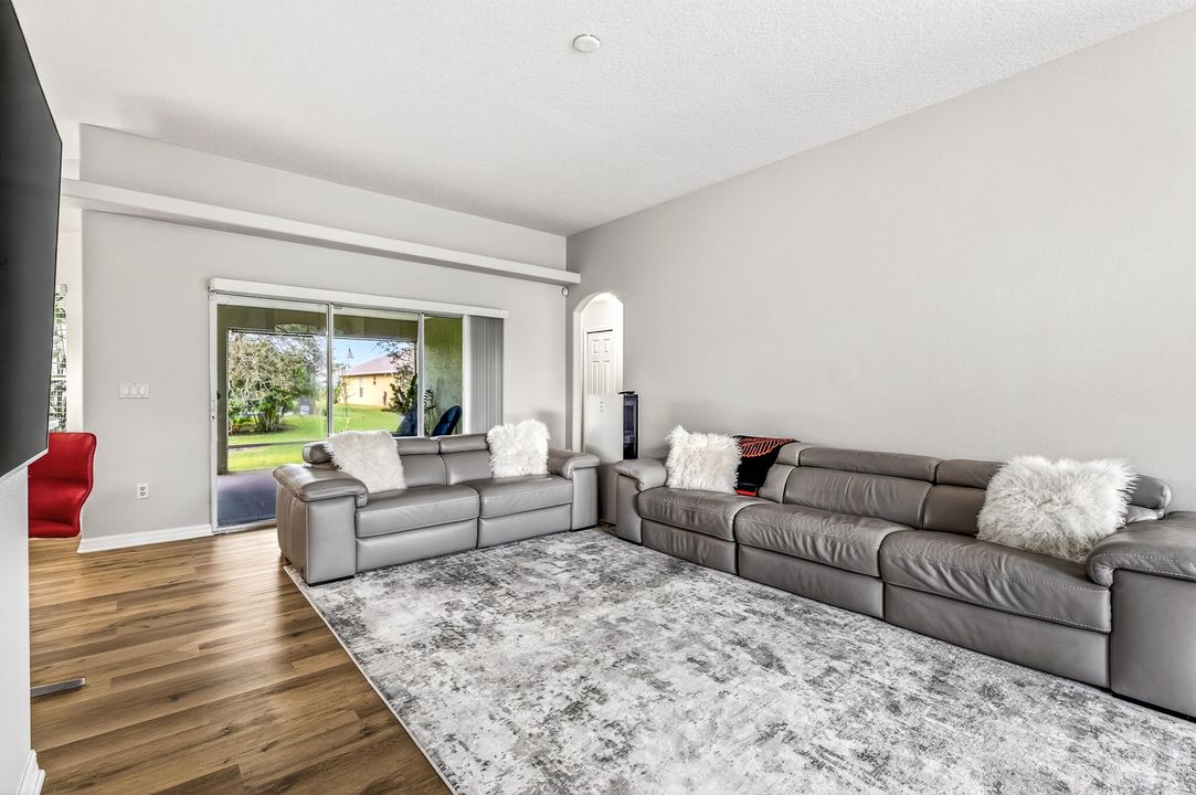 Active With Contract: $2,500 (3 beds, 2 baths, 2115 Square Feet)