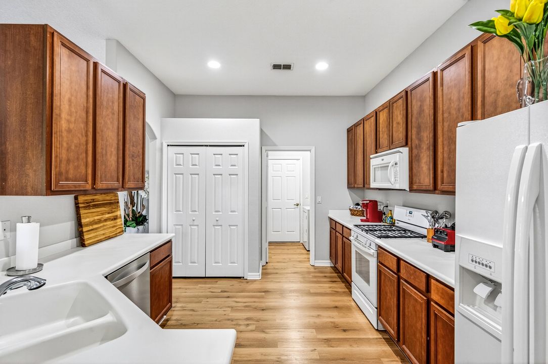 Active With Contract: $2,500 (3 beds, 2 baths, 2115 Square Feet)
