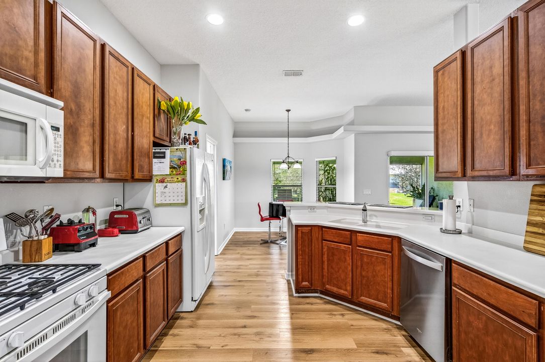 Active With Contract: $2,500 (3 beds, 2 baths, 2115 Square Feet)