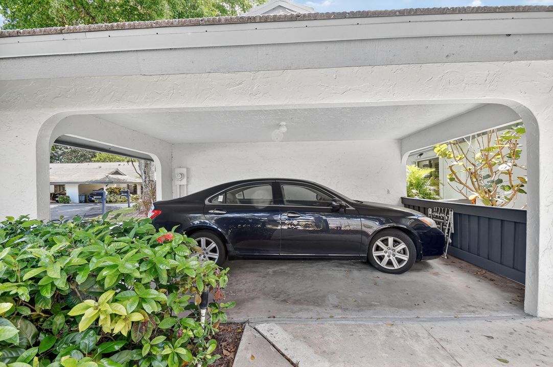 Active With Contract: $269,900 (2 beds, 2 baths, 1404 Square Feet)