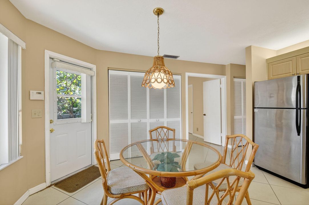 Active With Contract: $269,900 (2 beds, 2 baths, 1404 Square Feet)