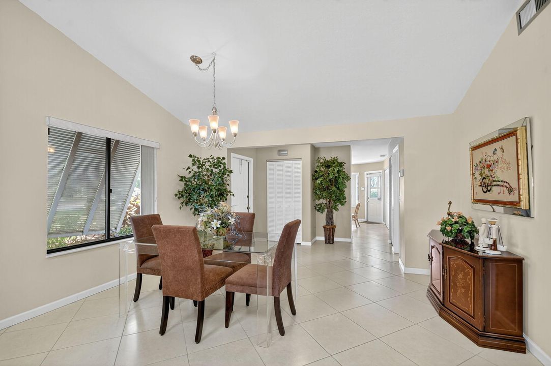 Active With Contract: $269,900 (2 beds, 2 baths, 1404 Square Feet)