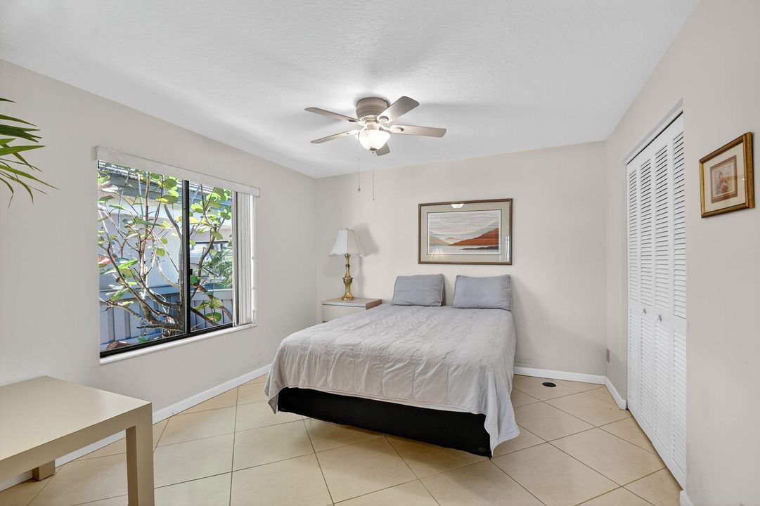 Active With Contract: $269,900 (2 beds, 2 baths, 1404 Square Feet)