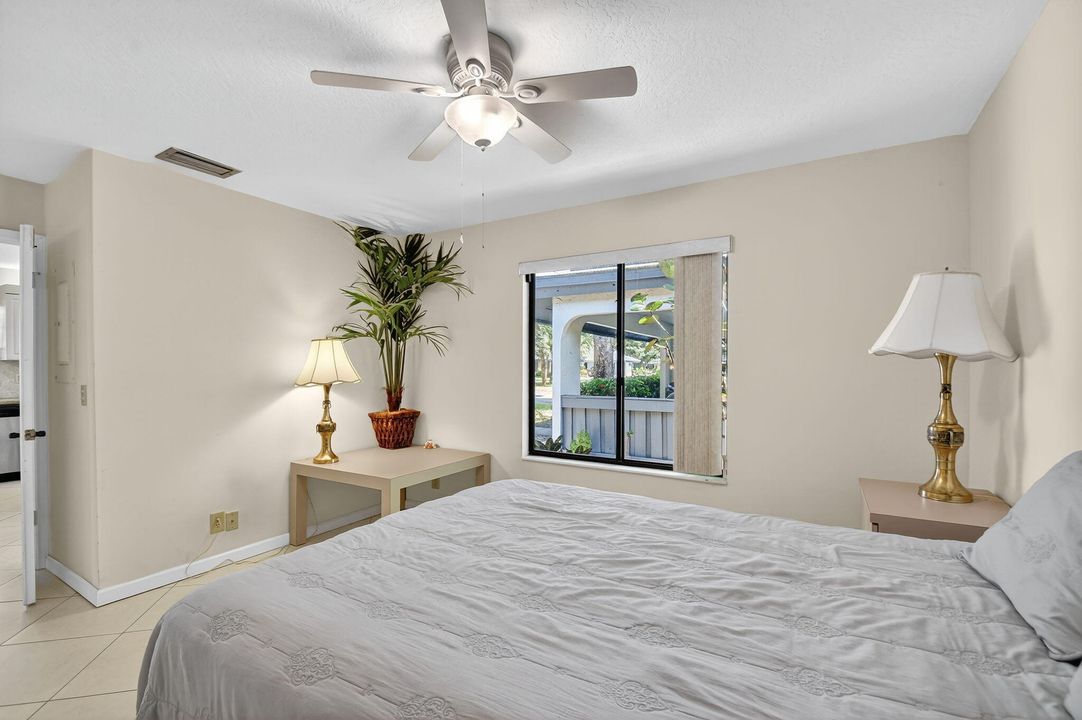 Active With Contract: $269,900 (2 beds, 2 baths, 1404 Square Feet)