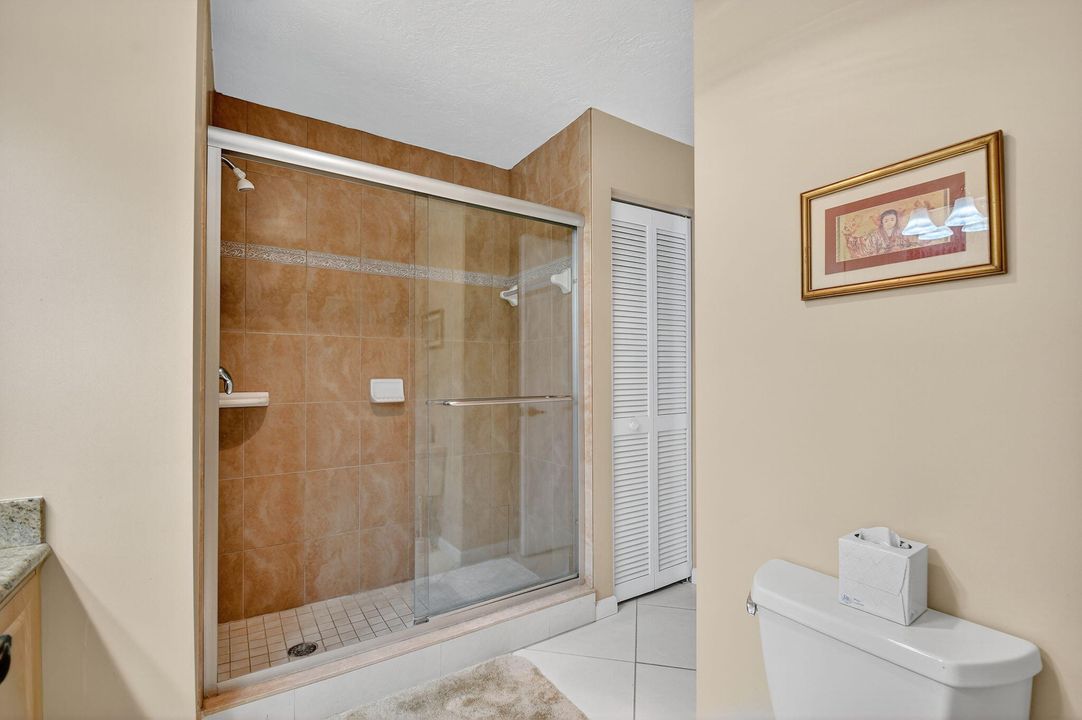 Active With Contract: $269,900 (2 beds, 2 baths, 1404 Square Feet)