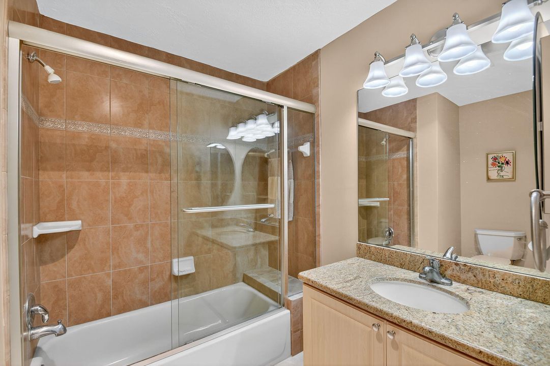 Active With Contract: $269,900 (2 beds, 2 baths, 1404 Square Feet)