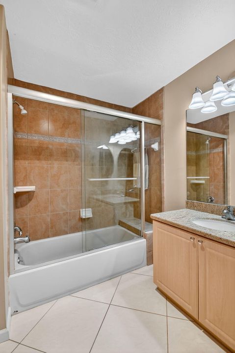 Active With Contract: $269,900 (2 beds, 2 baths, 1404 Square Feet)