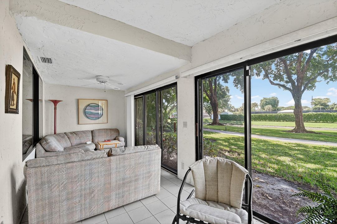 Active With Contract: $269,900 (2 beds, 2 baths, 1404 Square Feet)