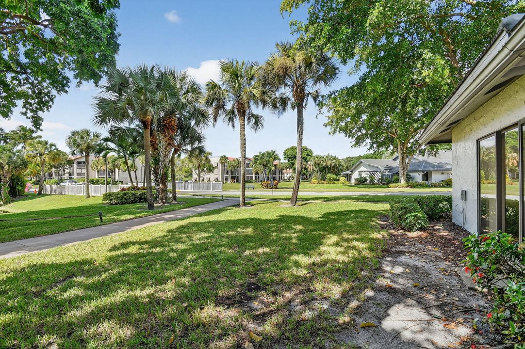 Active With Contract: $269,900 (2 beds, 2 baths, 1404 Square Feet)