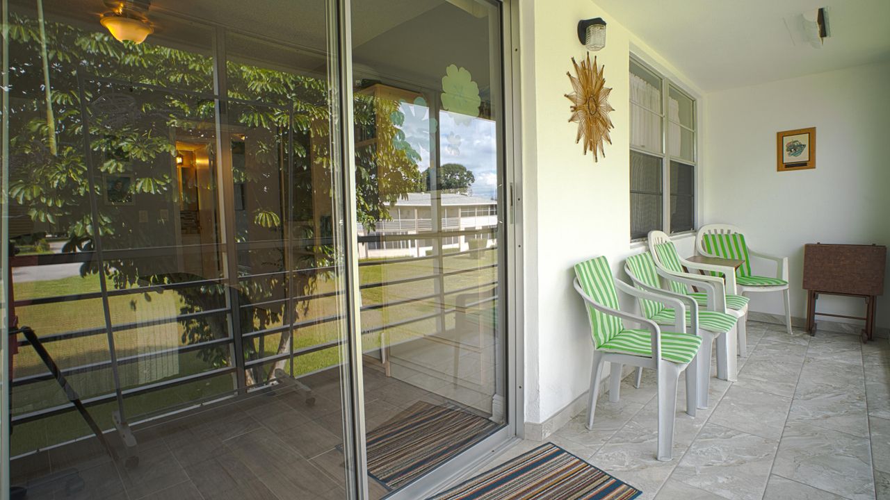 For Sale: $150,000 (2 beds, 1 baths, 819 Square Feet)