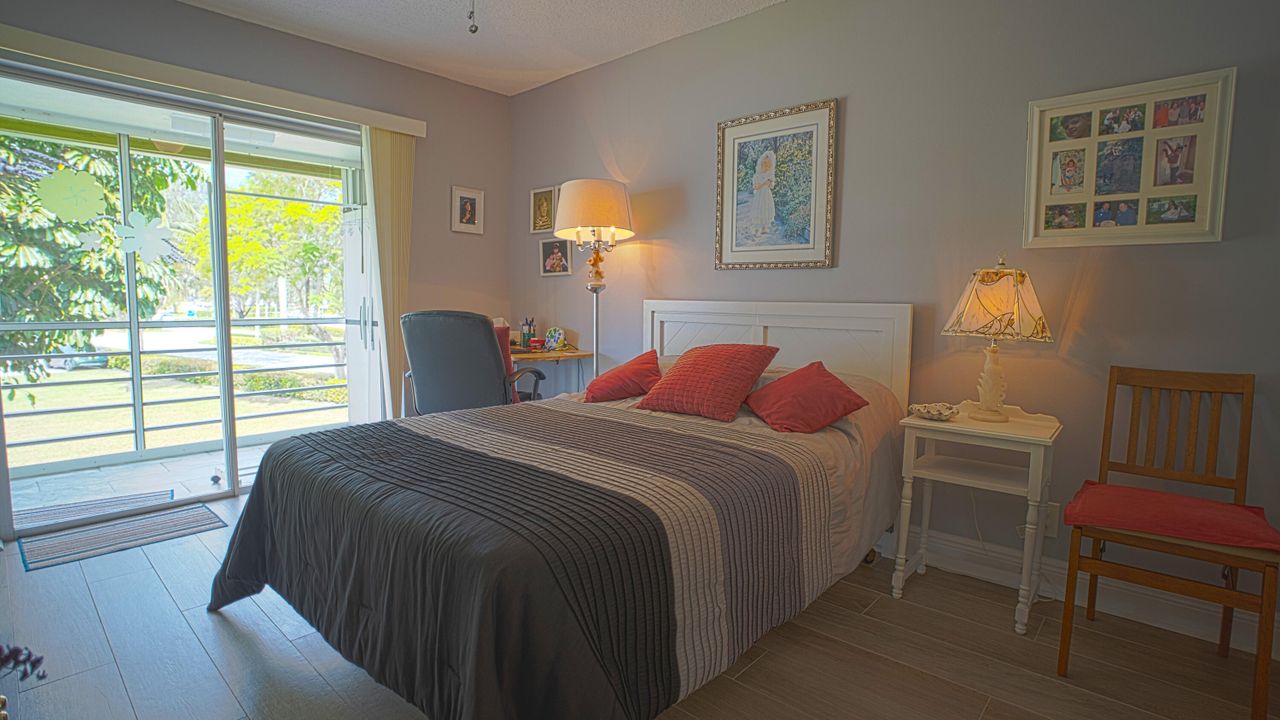 For Sale: $150,000 (2 beds, 1 baths, 819 Square Feet)