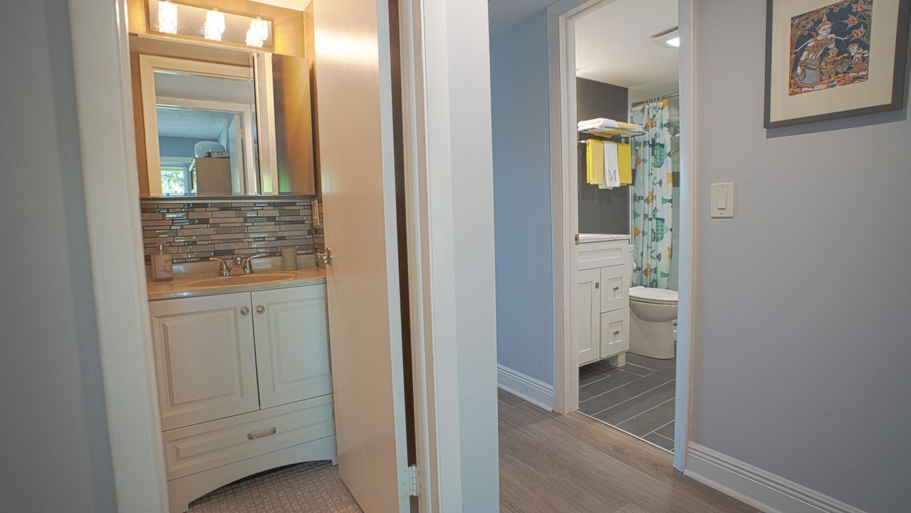 For Sale: $150,000 (2 beds, 1 baths, 819 Square Feet)