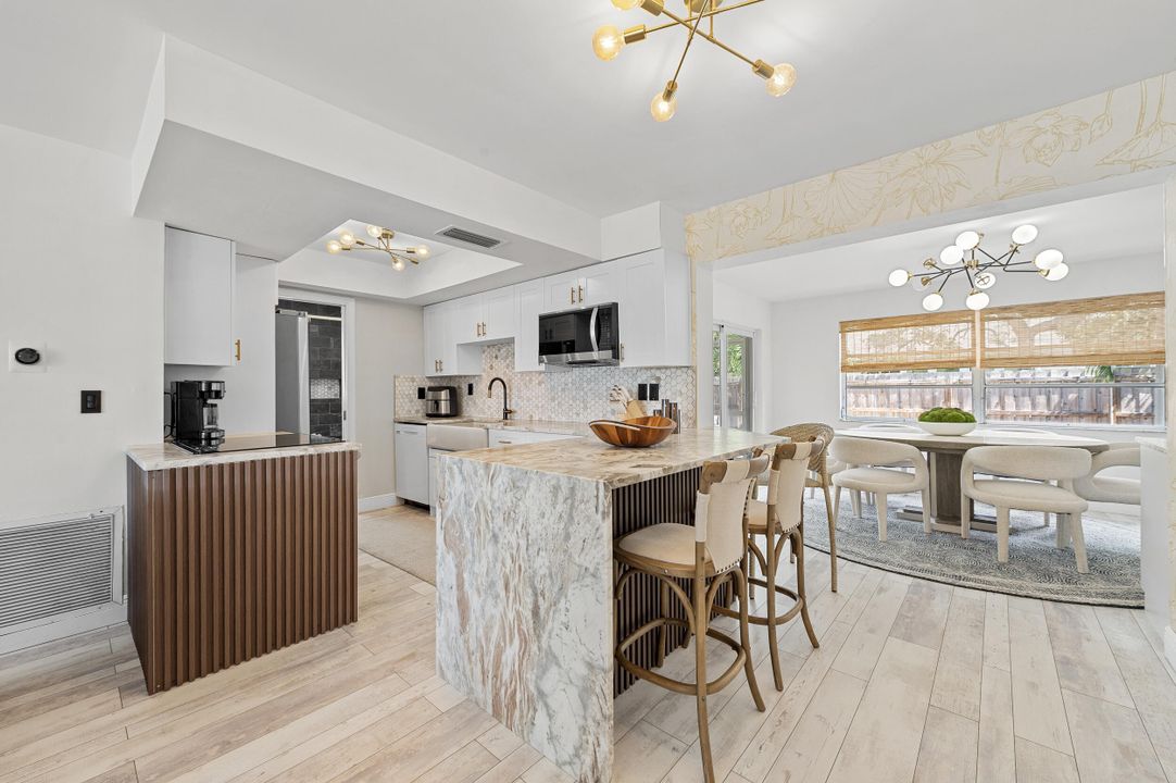 For Sale: $650,000 (2 beds, 2 baths, 1145 Square Feet)