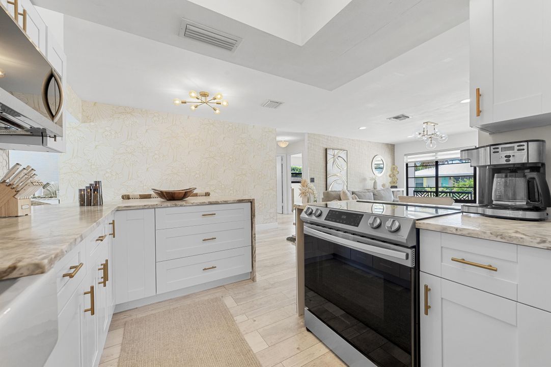 For Sale: $650,000 (2 beds, 2 baths, 1145 Square Feet)