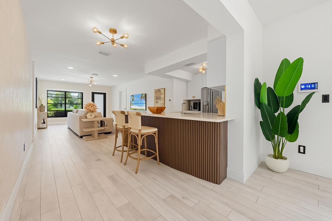 For Sale: $650,000 (2 beds, 2 baths, 1145 Square Feet)