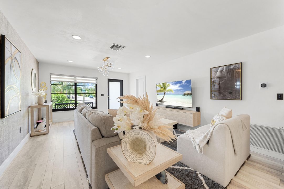 For Sale: $650,000 (2 beds, 2 baths, 1145 Square Feet)