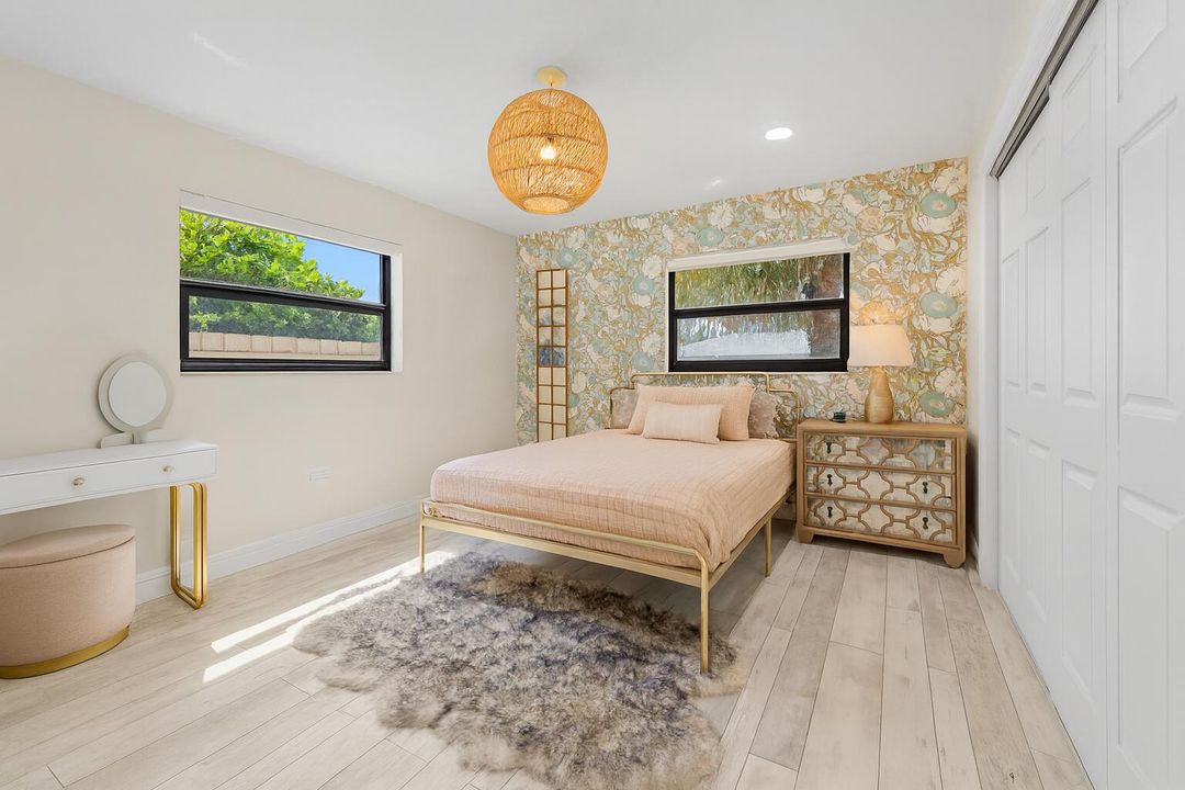 For Sale: $650,000 (2 beds, 2 baths, 1145 Square Feet)