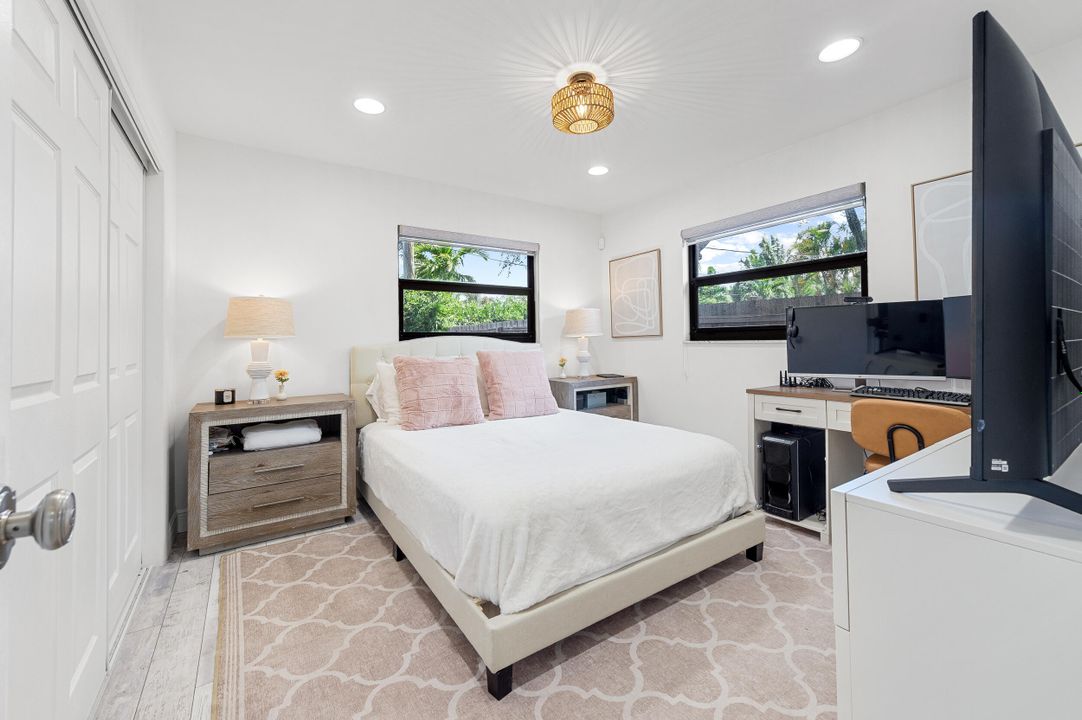 For Sale: $650,000 (2 beds, 2 baths, 1145 Square Feet)