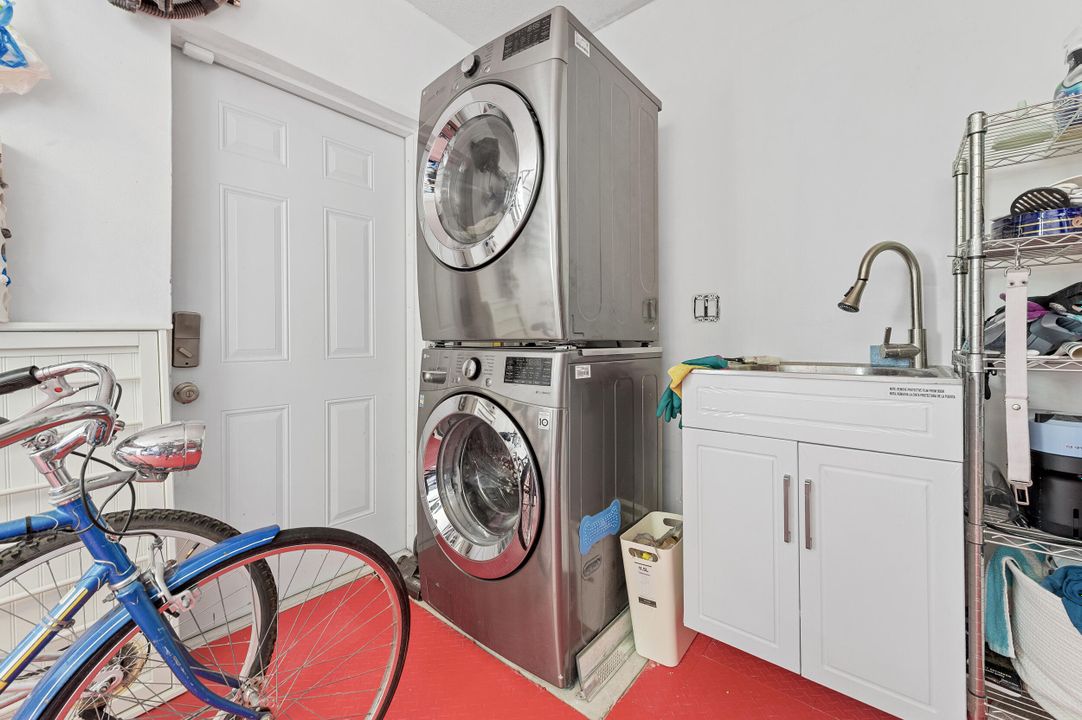 For Sale: $650,000 (2 beds, 2 baths, 1145 Square Feet)