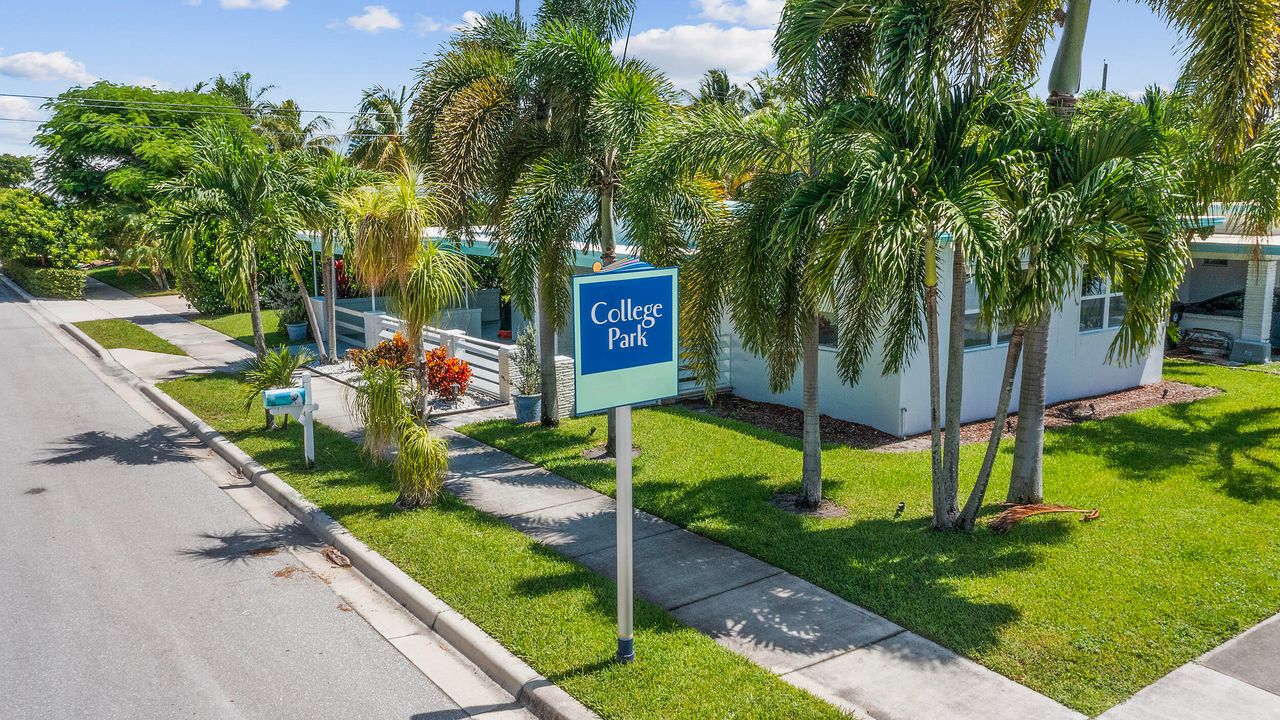 For Sale: $650,000 (2 beds, 2 baths, 1145 Square Feet)