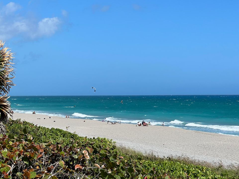 На продажу: $129,900 (2 спален, 2 ванн, 891 Квадратных фут)