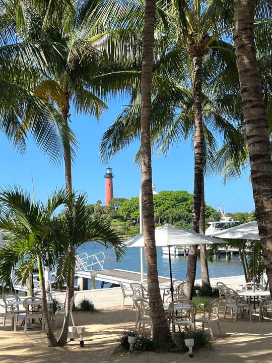 На продажу: $129,900 (2 спален, 2 ванн, 891 Квадратных фут)