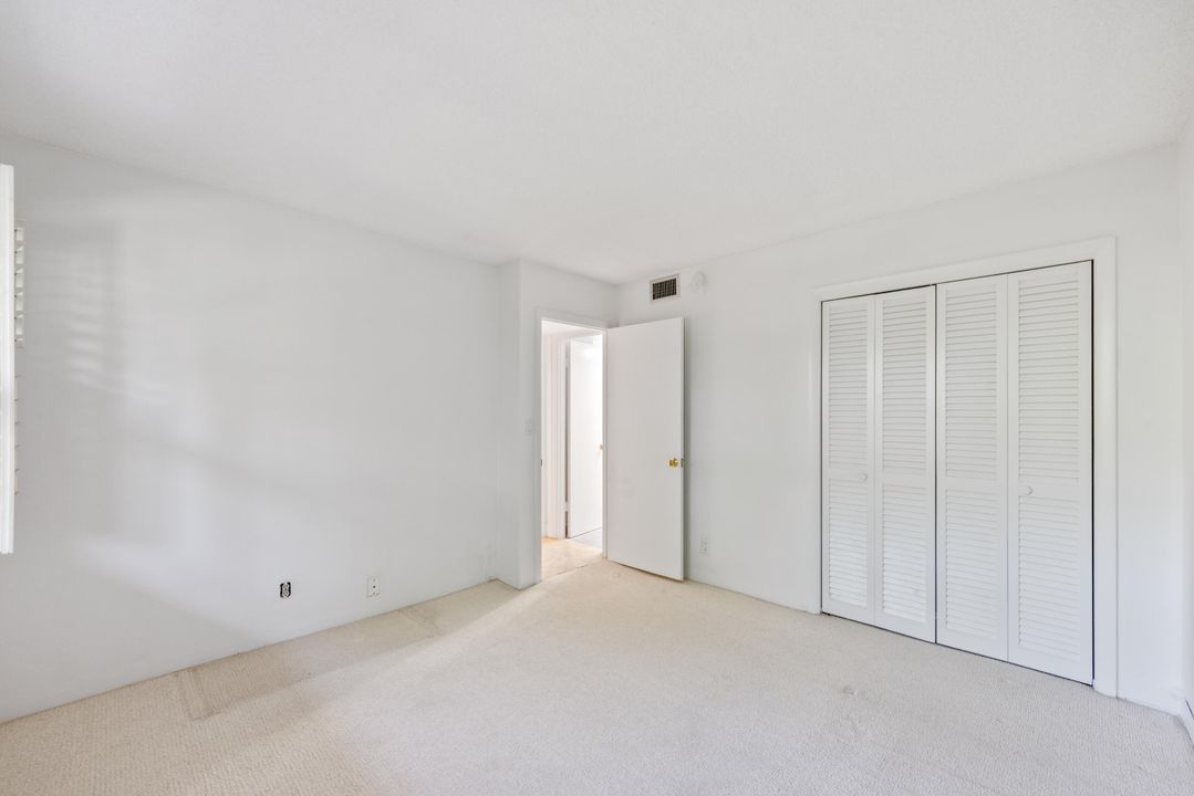 Под контрактом: $559,000 (2 спален, 2 ванн, 1186 Квадратных фут)