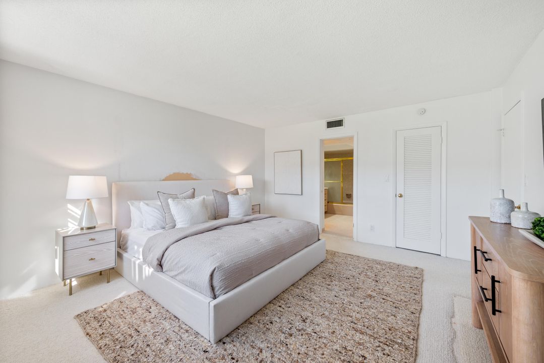 Под контрактом: $559,000 (2 спален, 2 ванн, 1186 Квадратных фут)